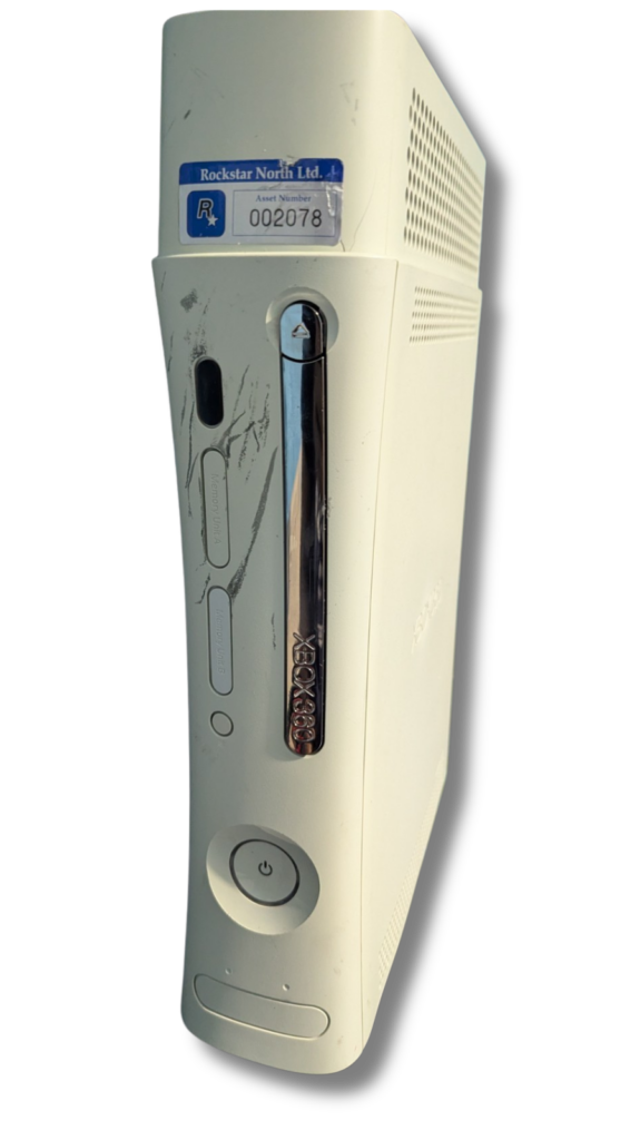 Xbox-Rockstar-North-Ltd-DevKit-1-edited-575x1024 Un DevKit Xbox 360 de Rockstar révèle des secrets de GTA IV : un trésor historique avant GTA VI